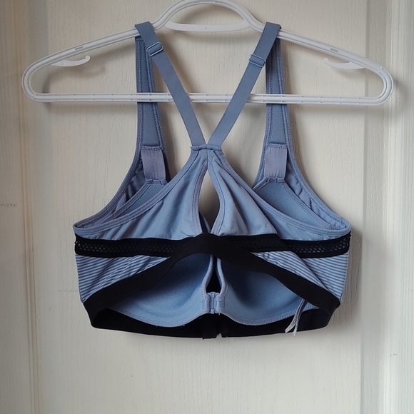 Victoria's Secret Sports Bra (front closure) - Picture 3 of 3
